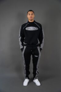 ENSEMBLE  (D) BLACK GOOD