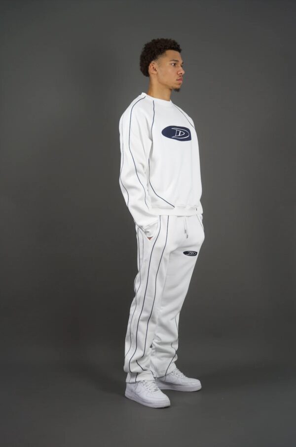 ENSEMBLE  (D) BLACK GOOD WHITE – Image 3